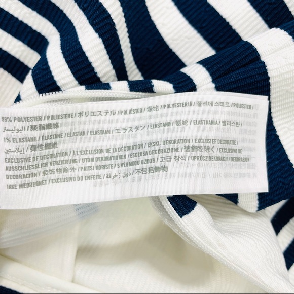 Abercrombie & Fitch Striped and Textured Skirt 22” Long Navy and Ivory Sz Medium - Picture 7 of 7
